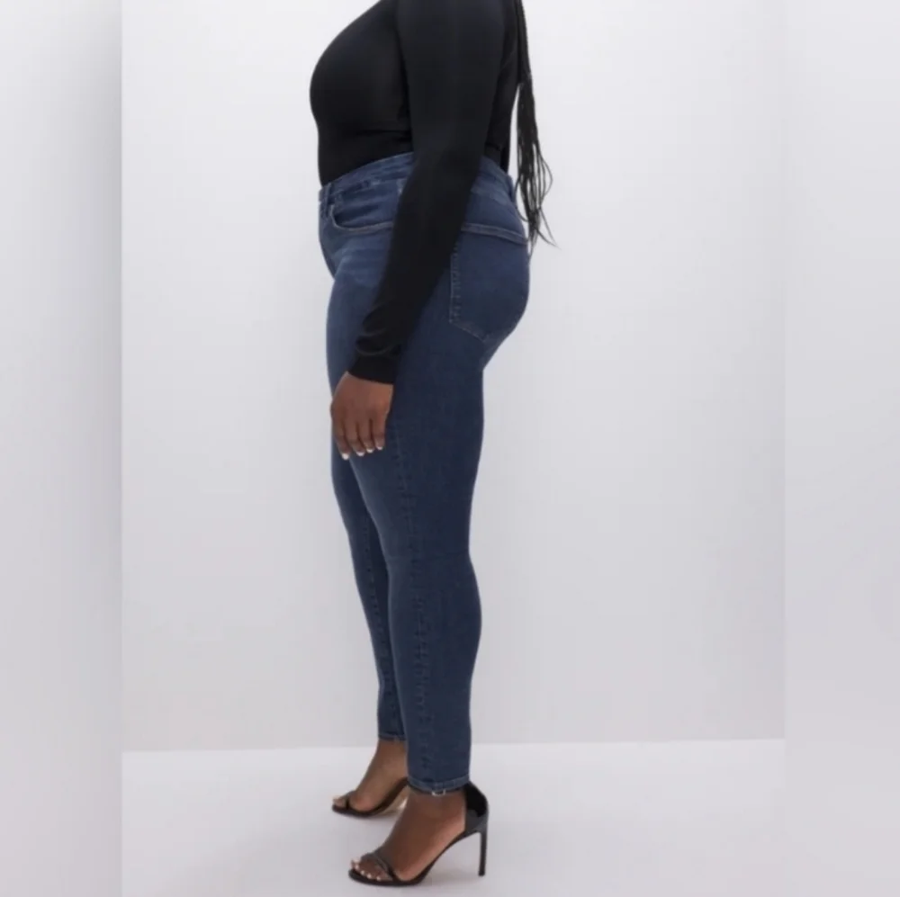 Good American Good Curve Skinny Jeans - Picture 2 of 14